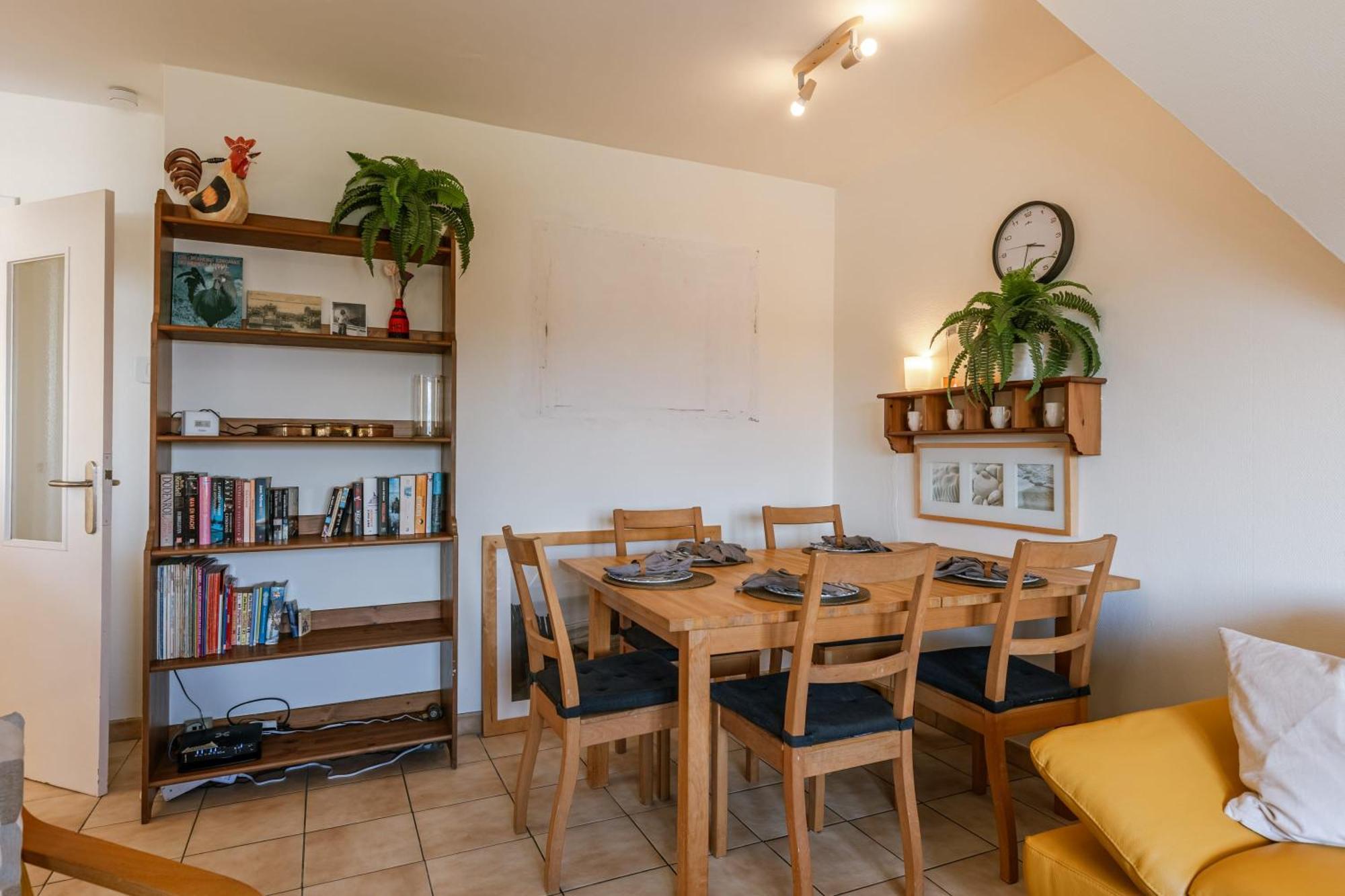 Huswell - Centrally Located In